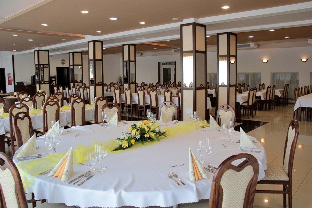 Hotel Auto Jas Nitra Exteriér fotografie
