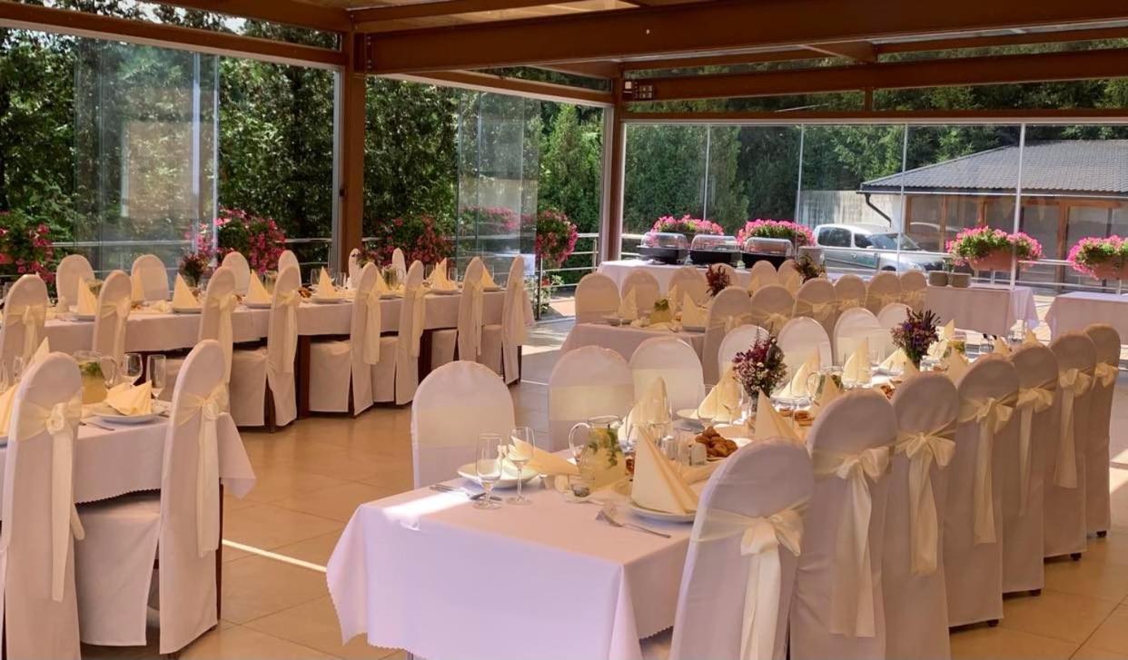 Hotel Auto Jas Nitra Exteriér fotografie