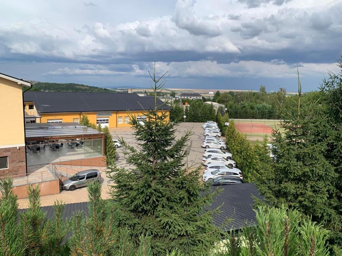 Hotel Auto Jas Nitra Exteriér fotografie