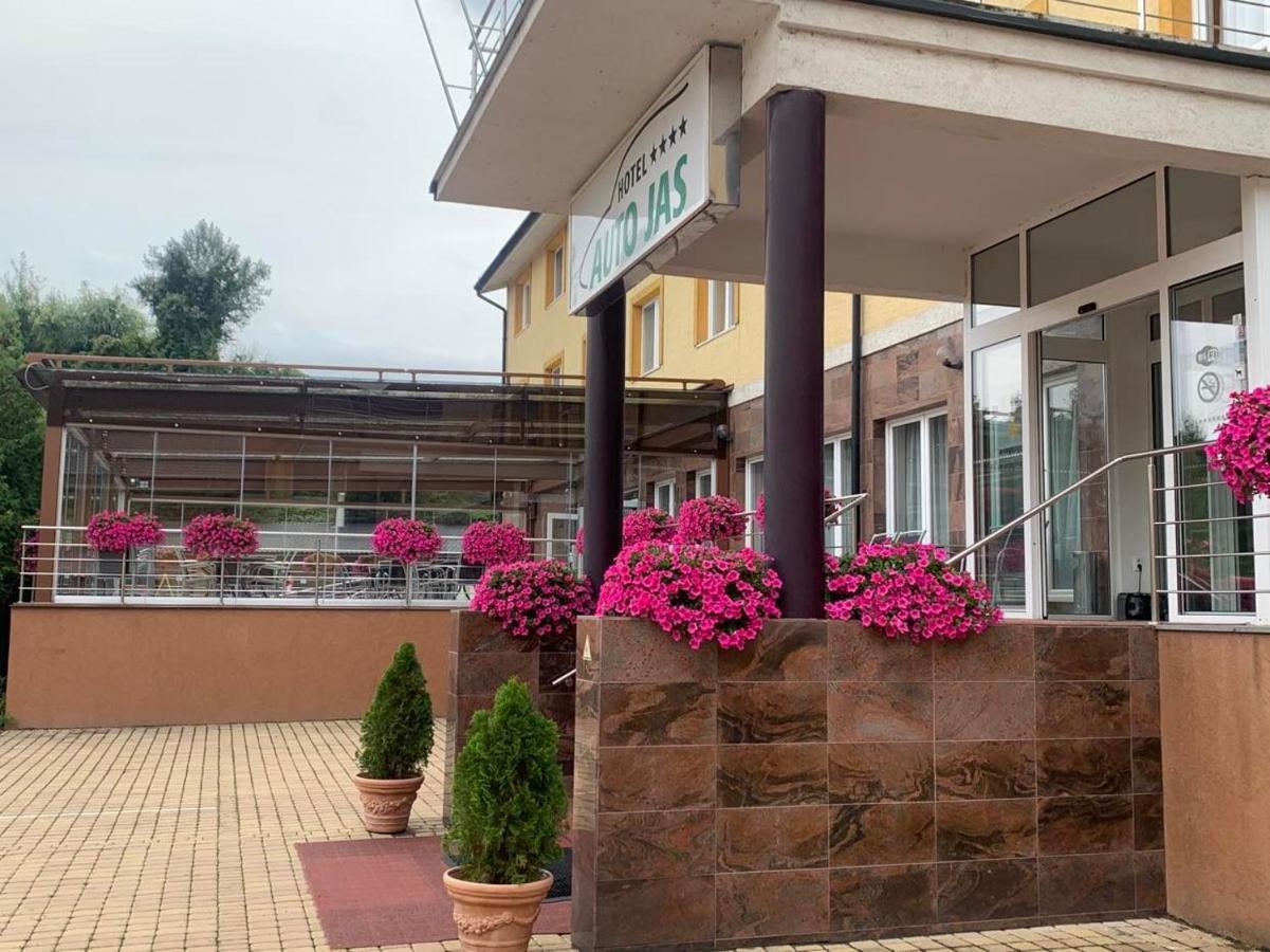 Hotel Auto Jas Nitra Exteriér fotografie