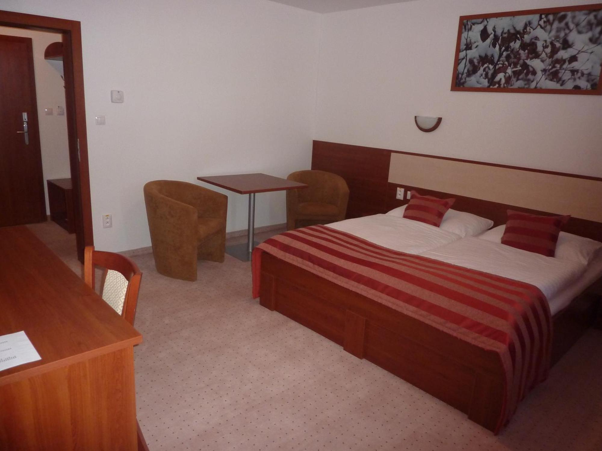 Hotel Auto Jas Nitra Exteriér fotografie