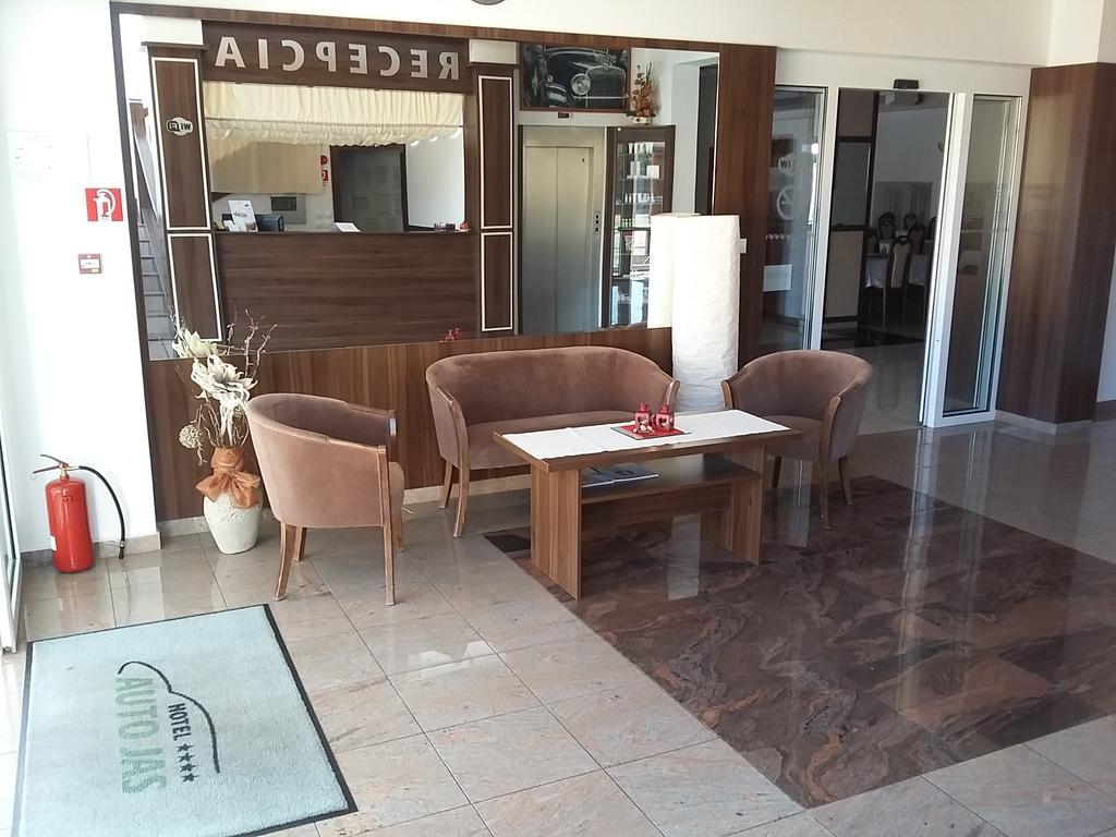 Hotel Auto Jas Nitra Exteriér fotografie