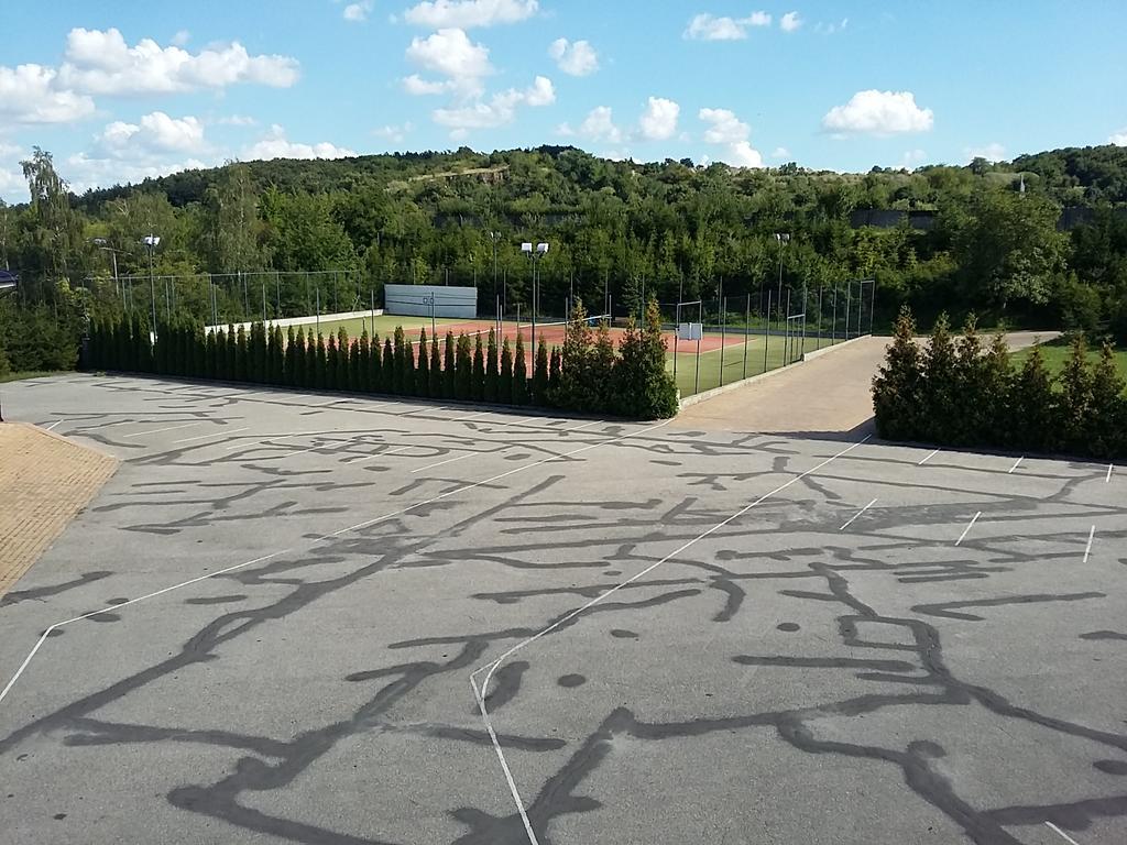 Hotel Auto Jas Nitra Exteriér fotografie