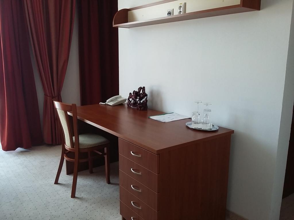 Hotel Auto Jas Nitra Exteriér fotografie